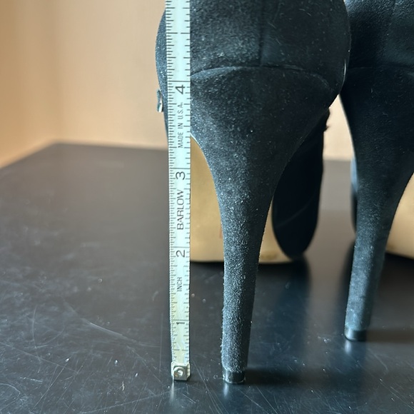 VINCE CAMUTO Mary Jane Heels - Picture 10 of 13